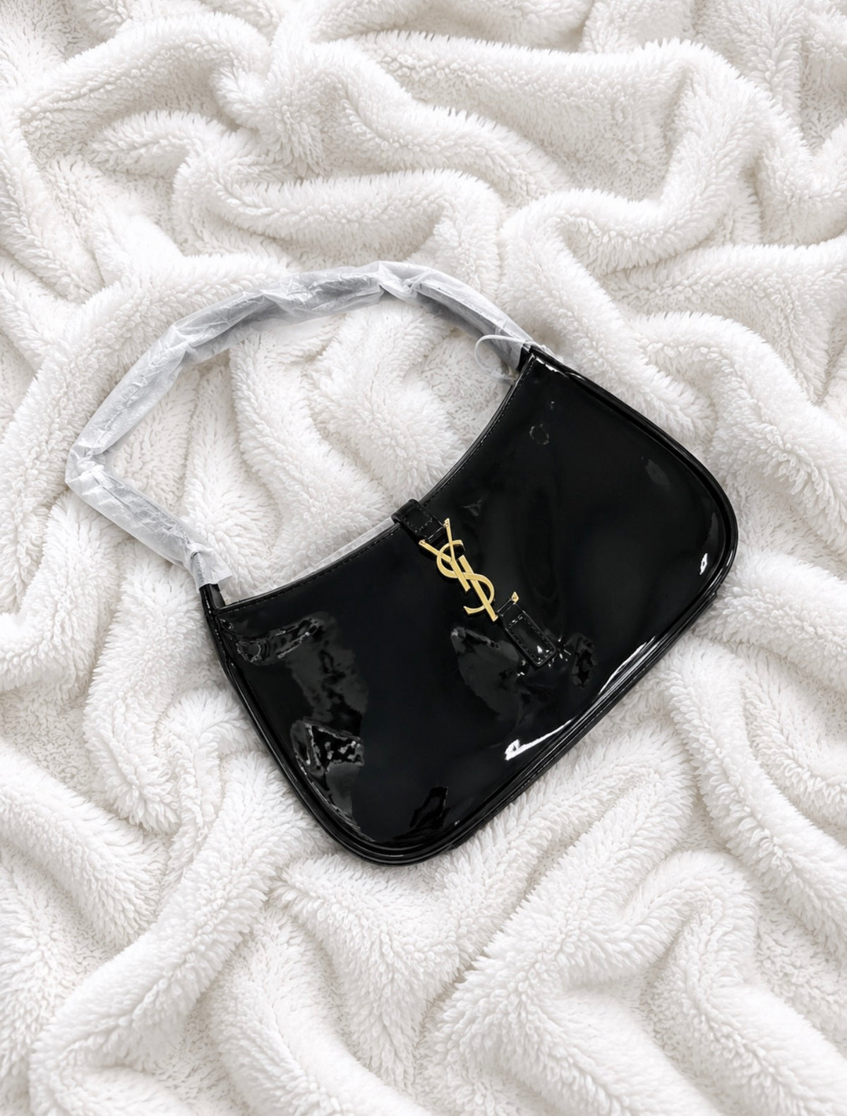 Le 5 À 7 Shoulder Bag